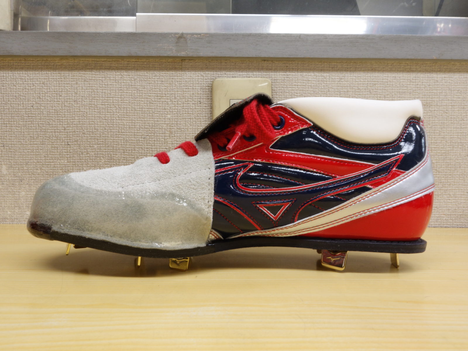 菅谷 様 ミズノプロ オーダー スパイク （投手用革底） 縫いP付き