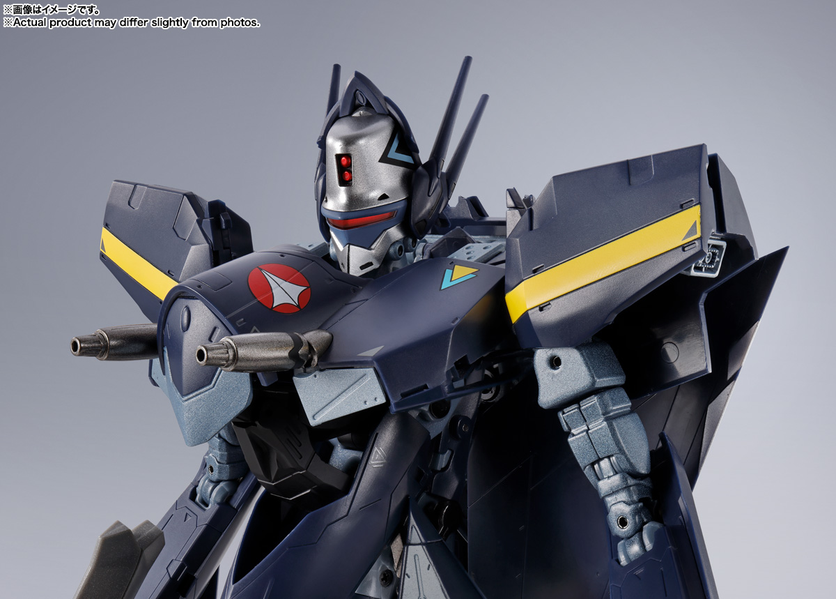 DX超合金 VF-17S ナイトメアステルスバルキリー（ガムリン木崎機
