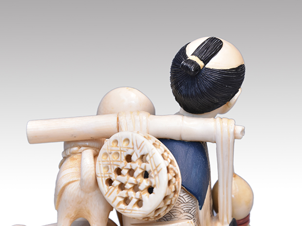 象牙彫刻 籠屋 銘「昭義」 高さ25cm 重量：690g | 古美術ささき