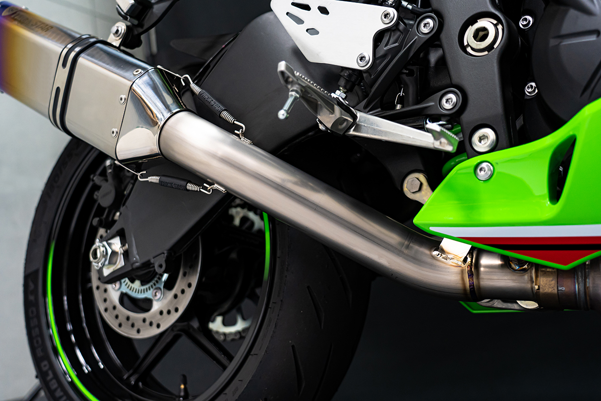 トリックスター / Ninja ZX-6R (24-26)スポーツコンバートマフラーIKAZUCHI