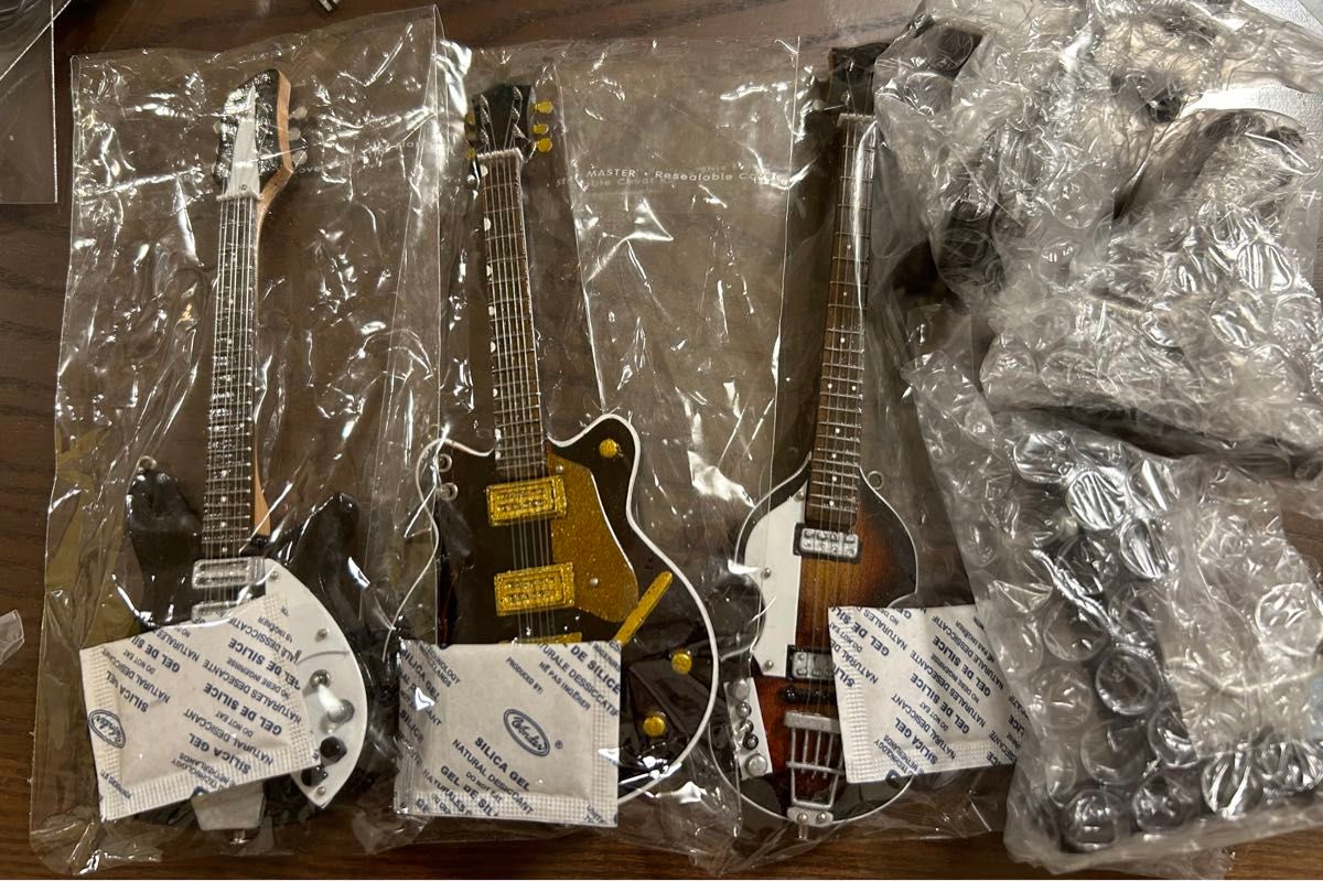 ビートルズ /The Beatles ミニチュア楽器/フィギュアセット｜Yahoo