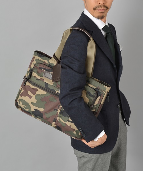 TUMI（トゥミ）の「TUMI for SHIPS: 【カモフラージュ】 ニュートート