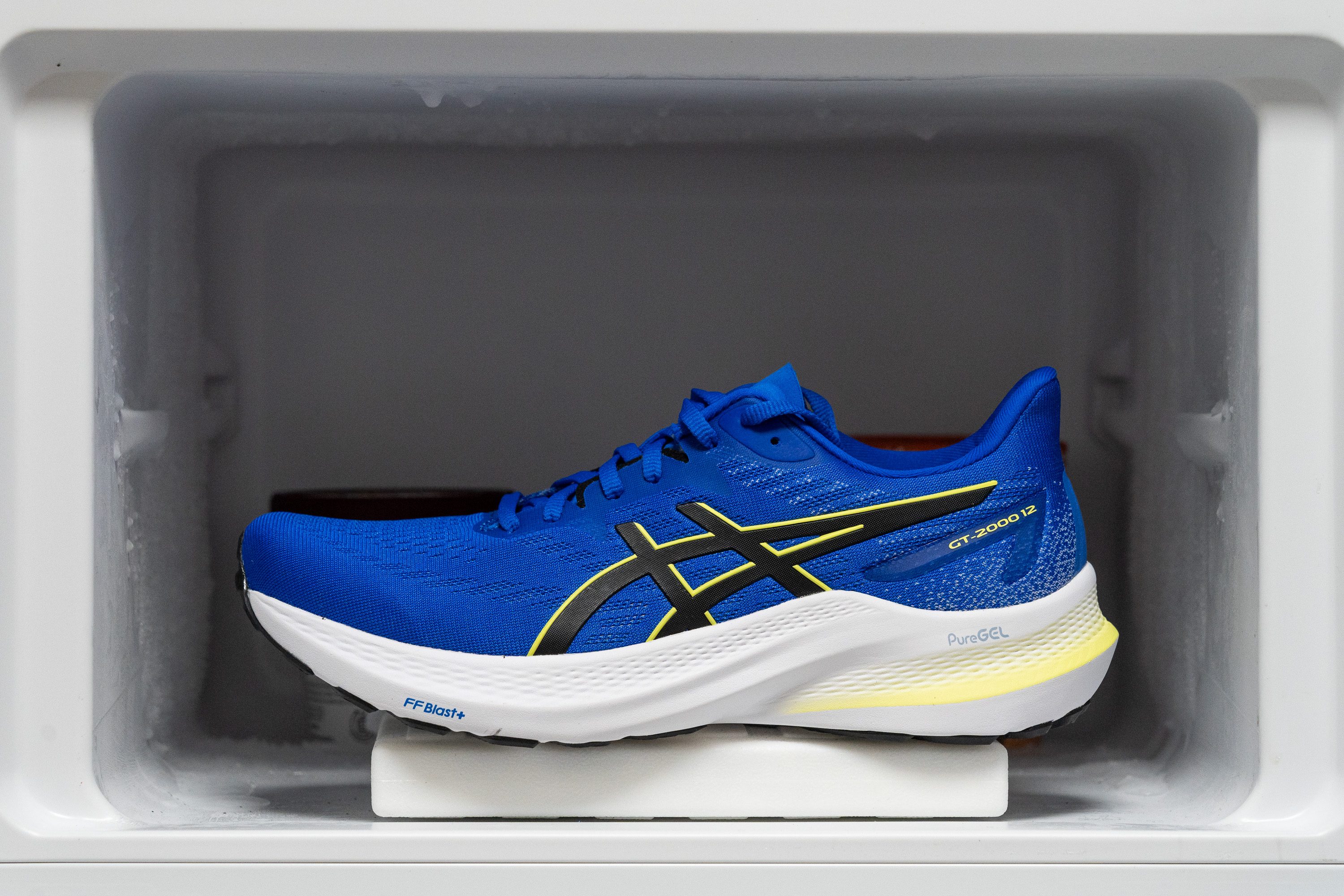 Cut in half: ASICS GT 2000 12 Review | RunRepeat