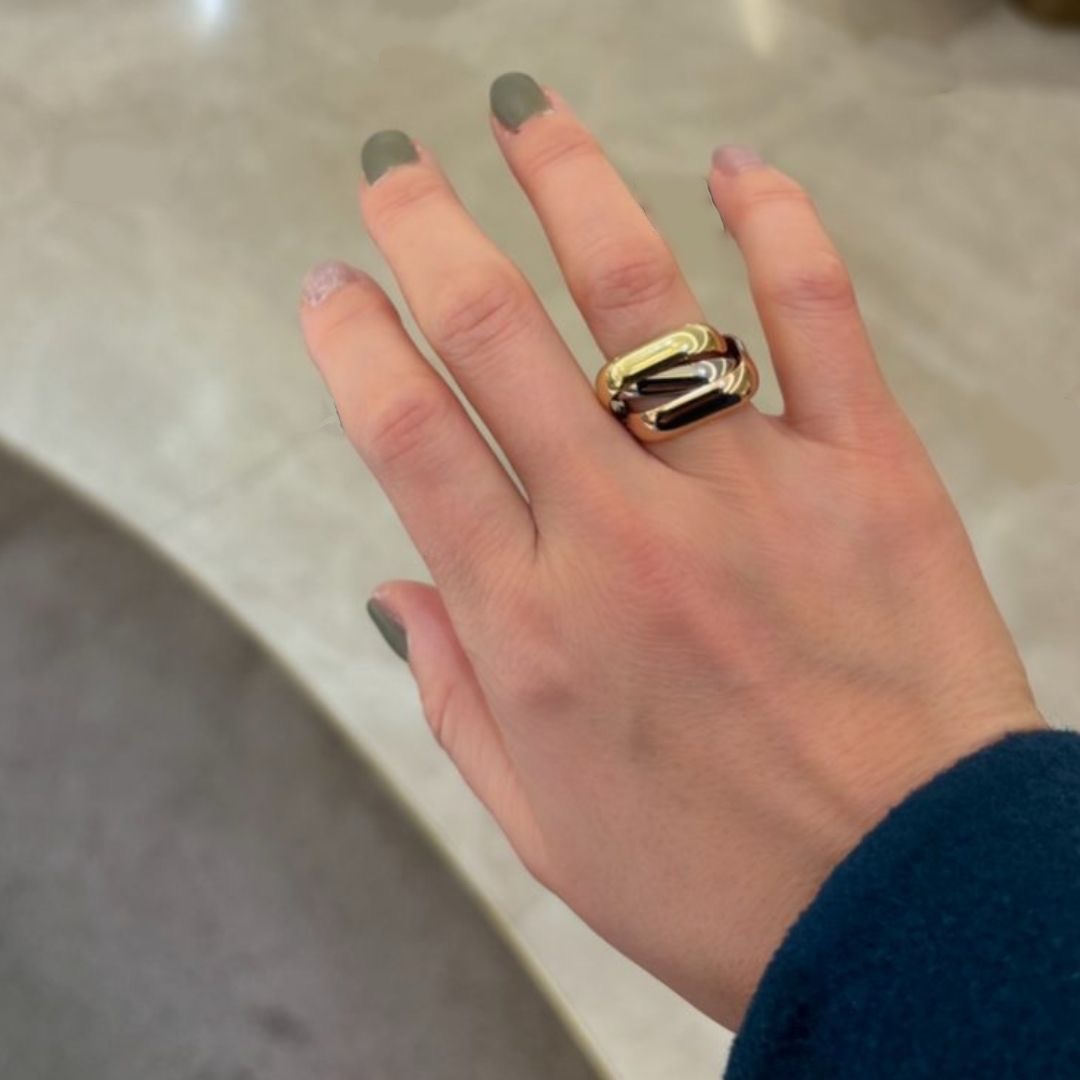 カルティエ新作の四角い「トリニティ」が想像以上に合わせやすい