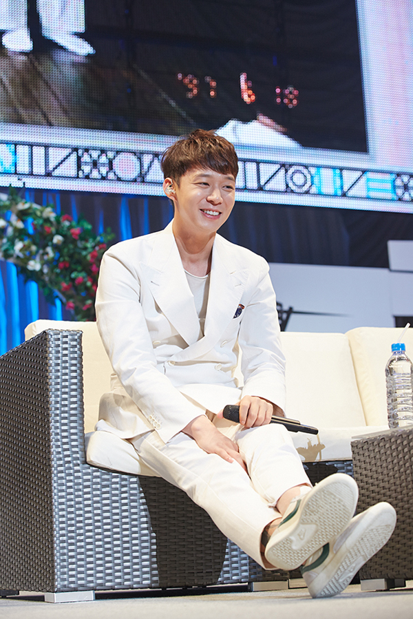 JYJ ユチョン、「ALL ABOUT YU」大阪ファンミで2万人動員 “大盛況