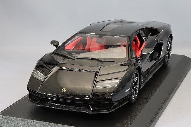 マイスト 1/18 ランボルギーニ カウンタック LPI 800-4 ブラック