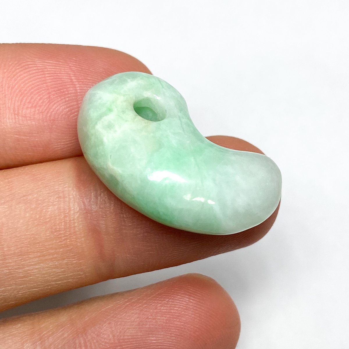 🐥🐉【希少/最高品質】糸魚川翡翠勾玉(透過)/成功、繁栄、霊性 | -縁