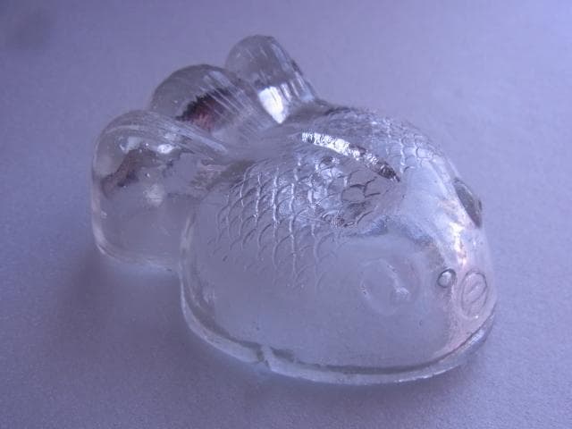 戦前　金魚型　ガラス　ぺろぺろ　とろとろ　古い菓子型　昭和初期　大正　型吹き ペロペロ』『あめや瓶』『ニッキ水瓶』｜ブーム到来で数万円!?不揃いが