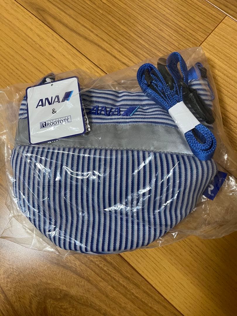 ANA × ROOTOTEグラハンアップサイクルミニトート ANA×ROOTOTE】グランドハンドリングスタッフの制服シャツをアップ