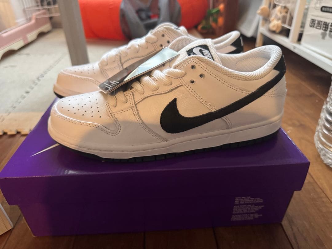 スケートボード NIKE SB DUNK LOW PRO WHITE/BLACK 26CM Nike SB Dunk Low Pro White - Black - Black – Black Sheep Skate Shop