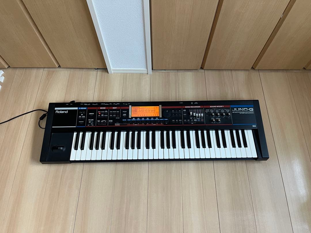 Roland JUNO-G 61鍵 シンセサイザー おまけ付き キーボード Amazon | JUNO-G | シンセサイザー | 楽器・音響機器