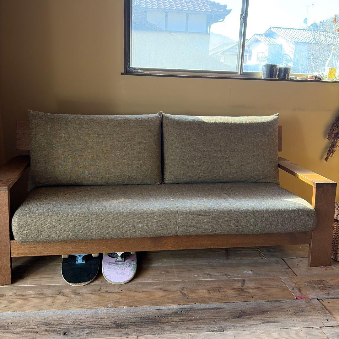 飛騨産業（キツツキマーク）より「木かげ」シリーズの3人掛けソファ 飛騨産業 キツツキマーク「木かげ」シリーズ 3人掛けソファ（廃盤）を