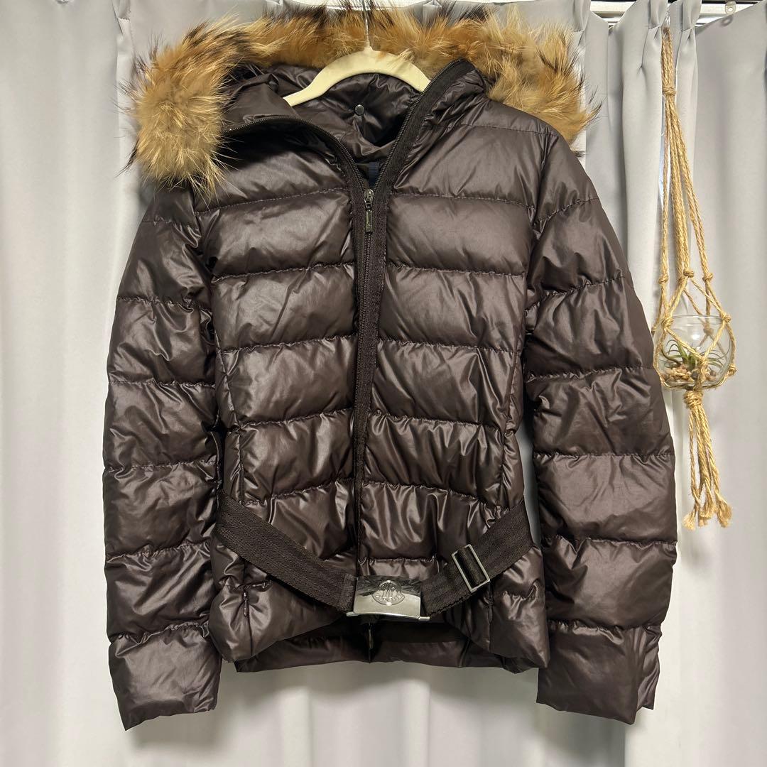 MONCLER ブラウン ダウンジャケット ファー付き MONCLER ブラウン ダウンジャケット ファー付き - メルカリ