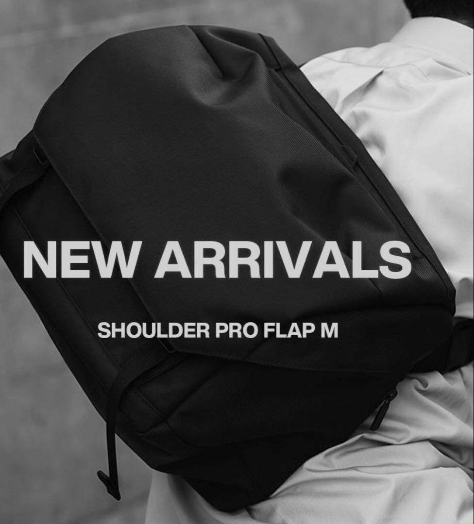 バッグ monolith SHOULDER PRO FLAP M BLACK