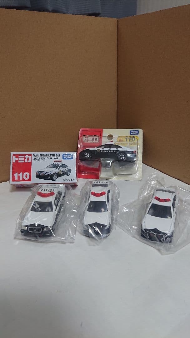 トミカ クラウン パトカー ５台セット 新品 未使用 廃盤 Amazon | TOMYトミカ【イオン・オリジナル】クラウンパトカー