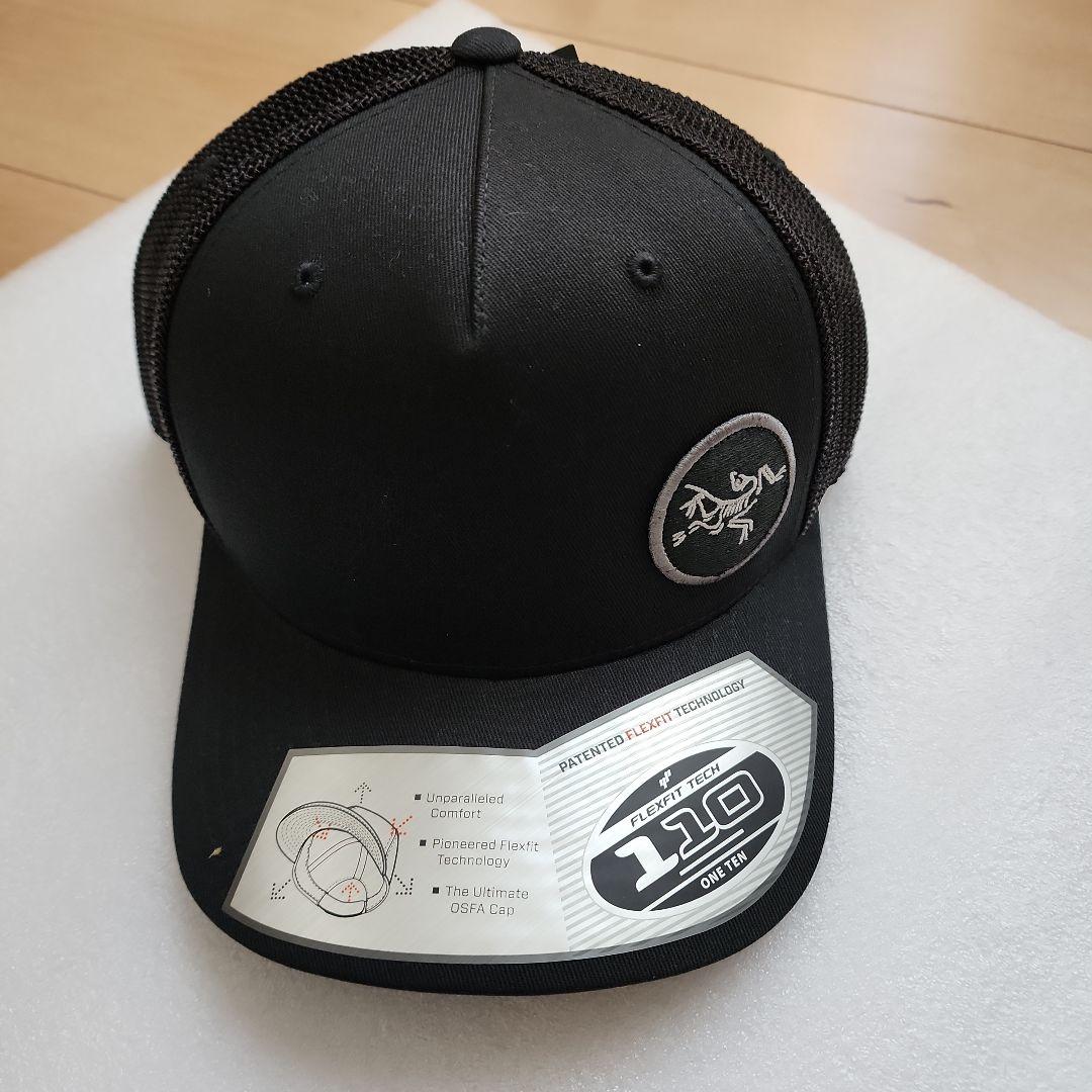 arc'teryx Patch Trucker Cap ブラック ワンサイズ Arc'teryx Men's Bird Word Trucker Cap in Black/Graphite Arc'teryx