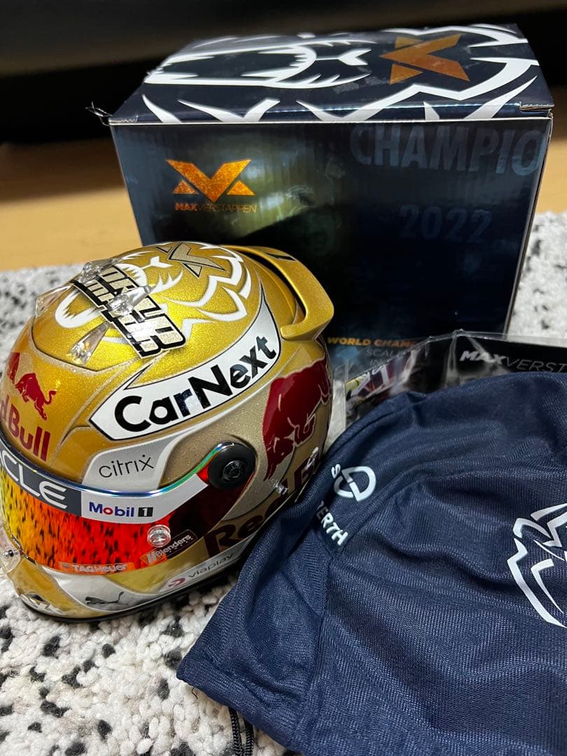 【AnyBuy】美品 1/2 マックス・フェルスタッペン 2022 Wチ マックス・フェルスタッペンの2021年世界選手権優勝車、現在1:18