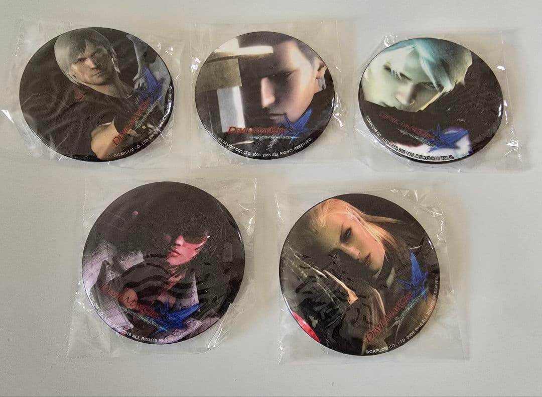 デビルメイクライ Devil May Cry カプコンバー 缶バッジ コンプ品 カプコンカフェ」×「デビル メイ クライ 5」コラボ限定グッズを公開