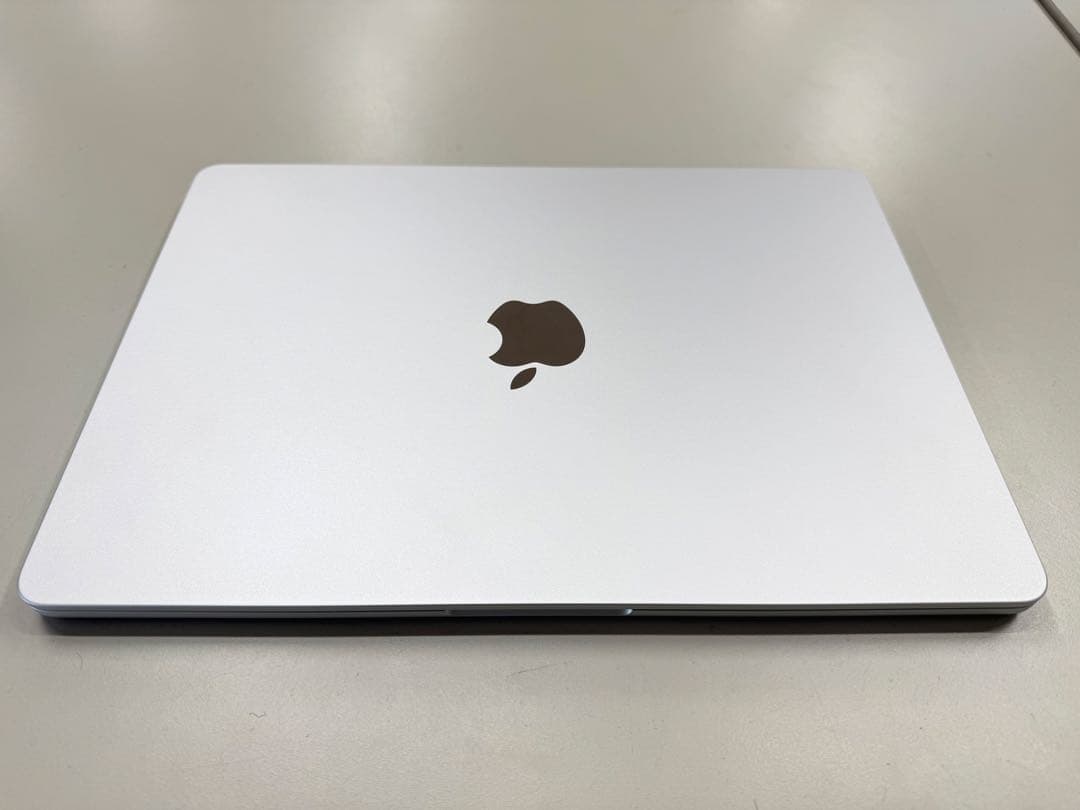 Macbook Air シルバー 13インチ M2