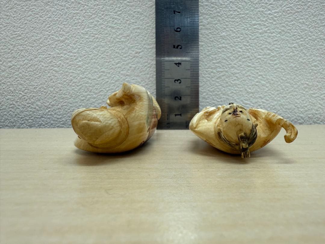 B*i様 時代提げ物 人物根付 天然素材 銘あり 2体セット - メルカリ