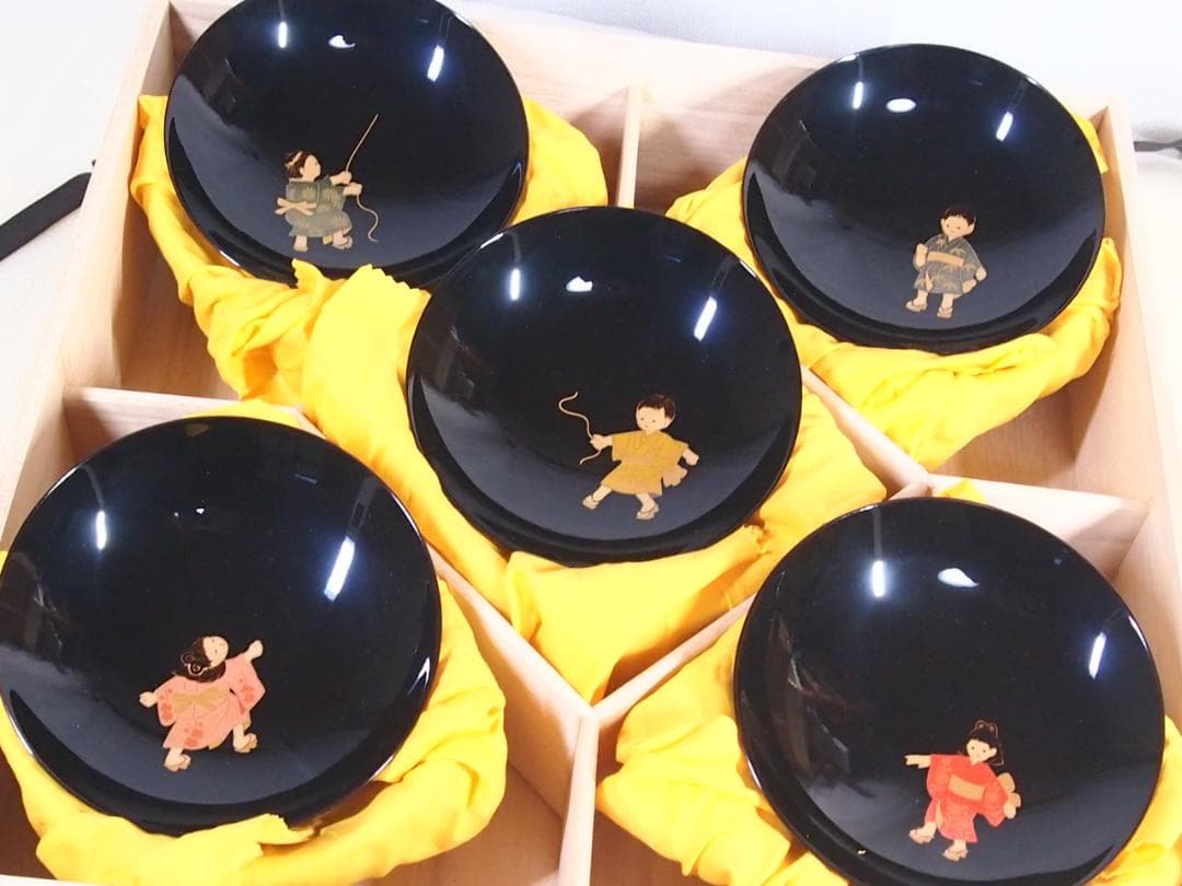 【未使用】輪島塗 童蒔絵 煮物椀 5客 千筋木地呂塗 雑煮椀/大椀 信斎/松斎 輪島塗 扇面蒔絵 松竹梅蘭菊 流水 雑煮椀 5客セット - 生活骨董と古布