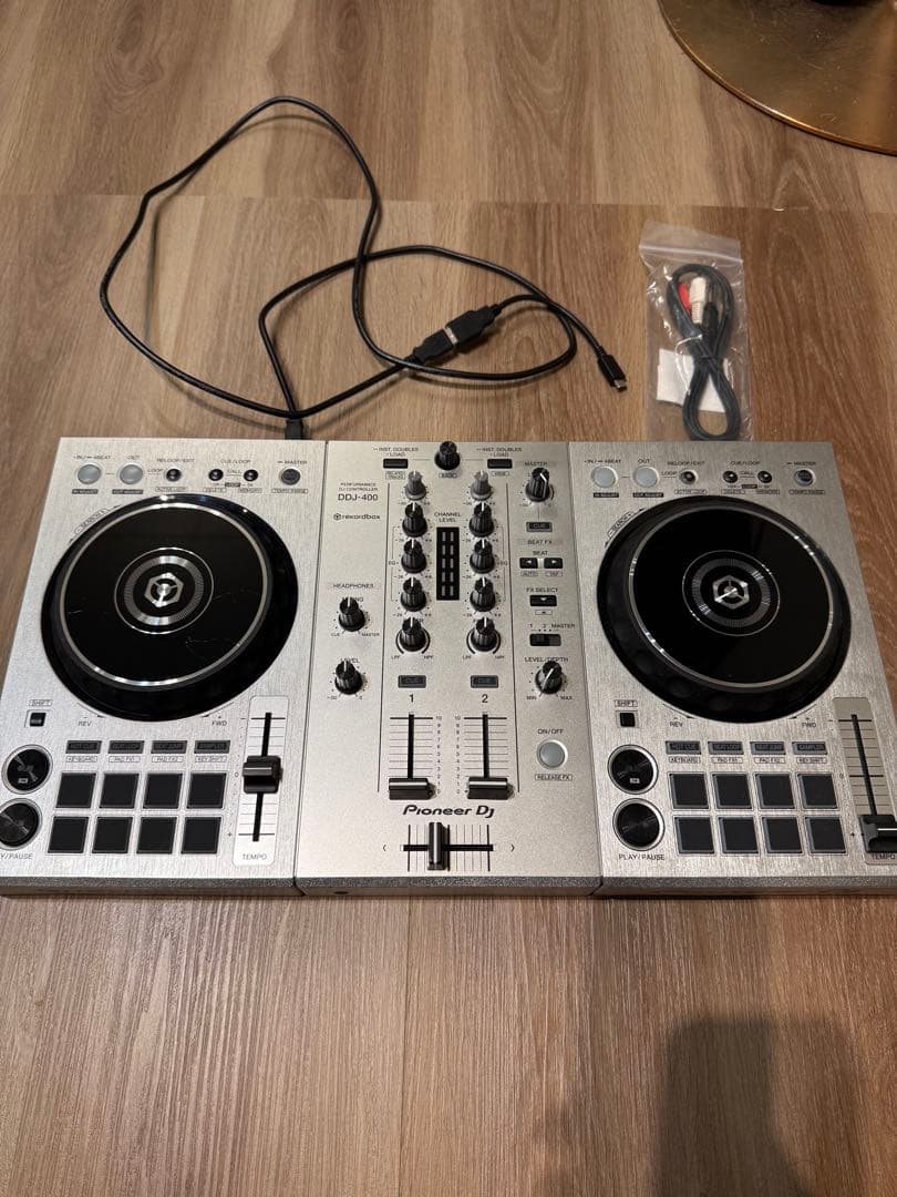 Pioneer DDJ4 djコントローラー　silver DDJ-FLX4-W - マルチアプリ対応2ch DJコントローラー (White)