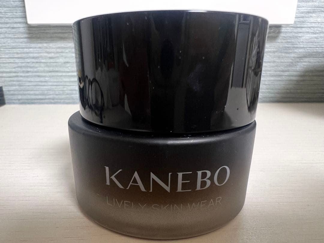KANEBO LIVELY SKIN WEAR オークルB 30g