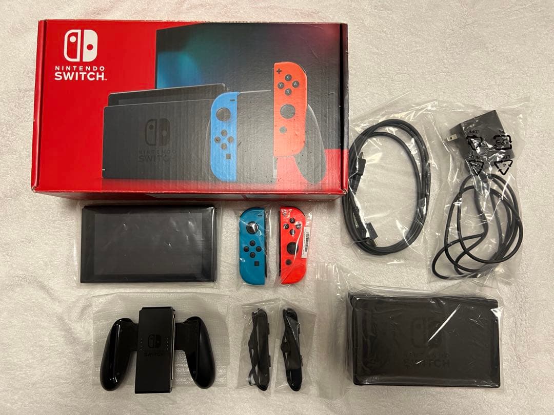 Nintendo Switch本体+ケース付