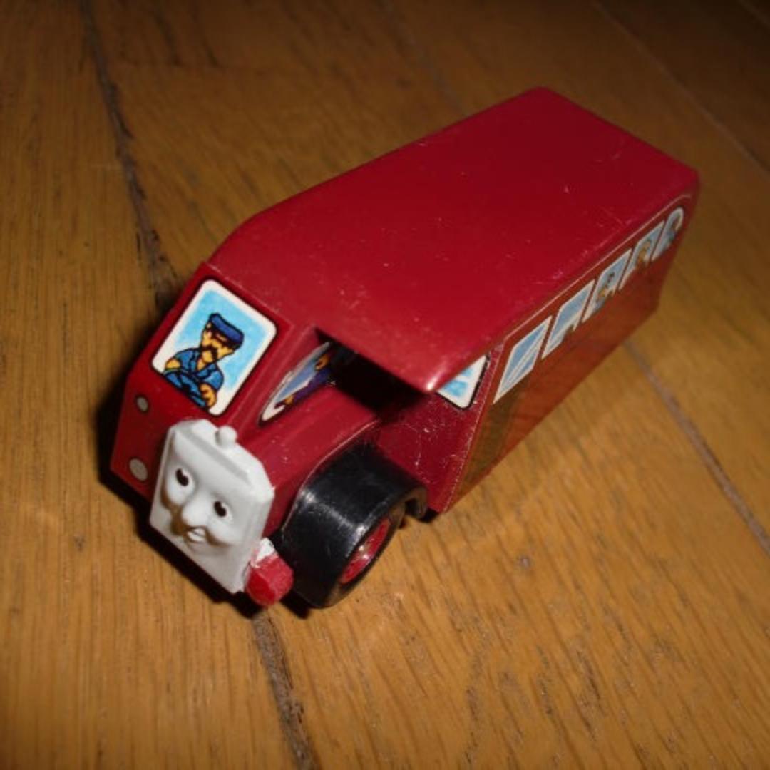 きかんしゃトーマス　ミニカー　1988年　レッド　レア Amazon.co.jp: きかんしゃトーマス木製レール レッド・メタリック