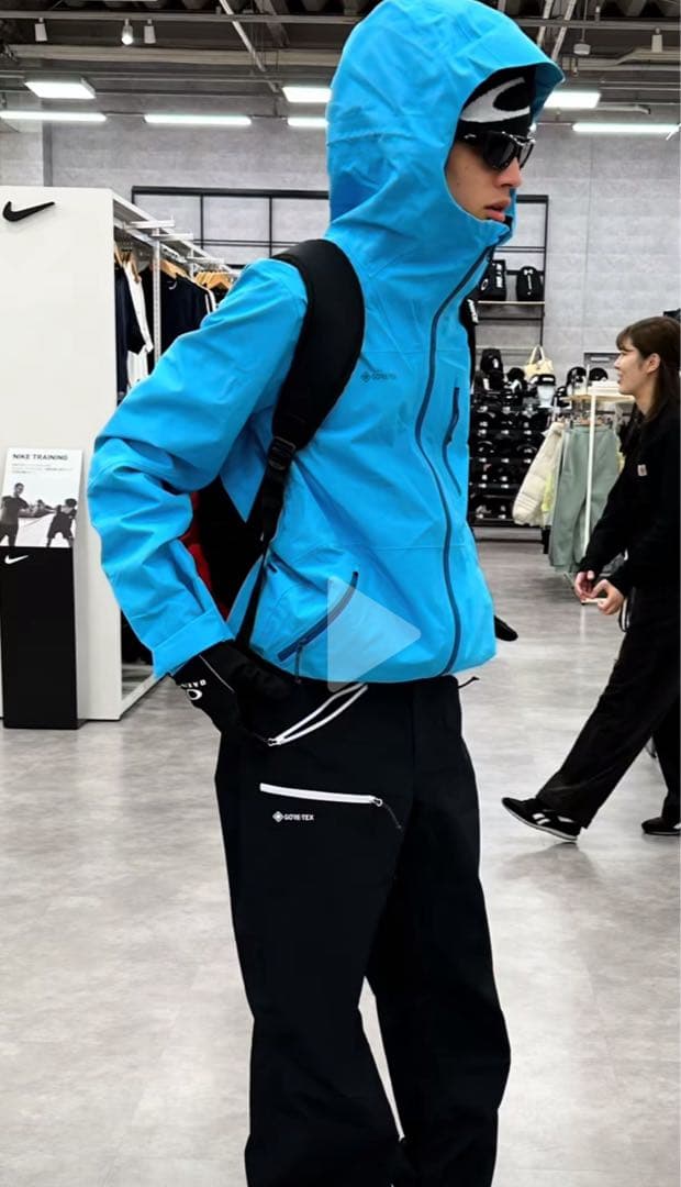 美品！OAKLEY マウンテンパーカー XL シェルジャケット　希少